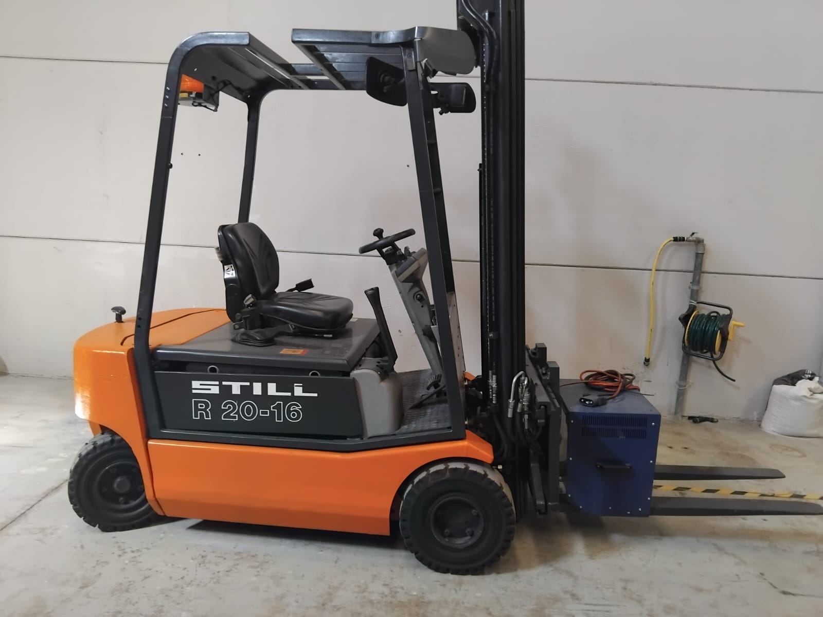 carretilla eléctrica 1600 kg